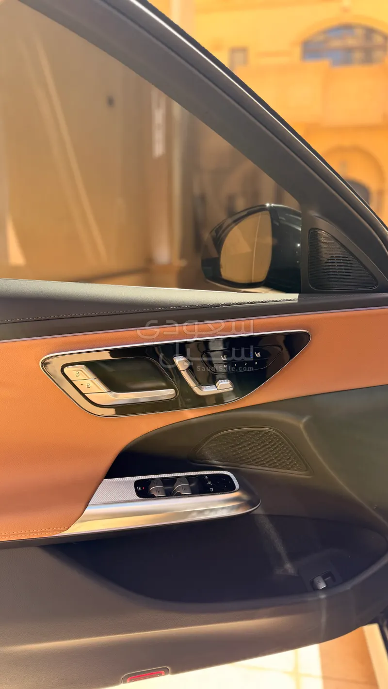 2025 مرسيدس - بنز إي 200