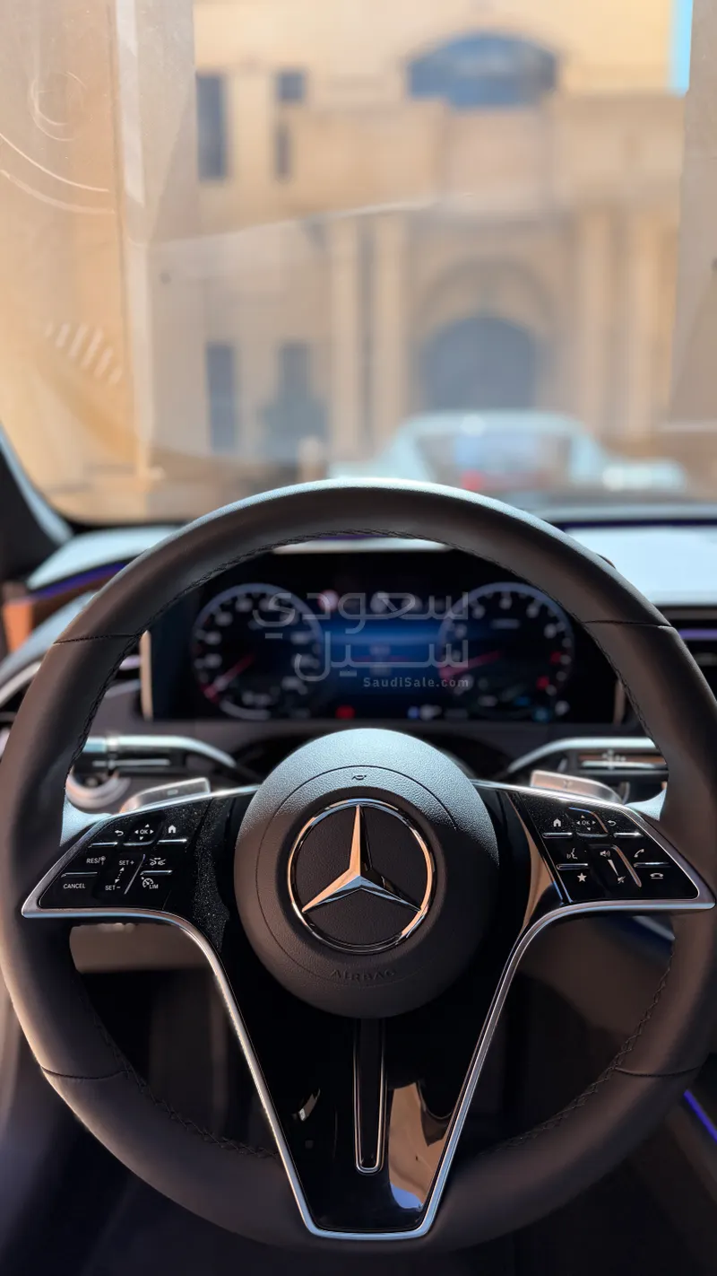 2025 مرسيدس - بنز إي 200