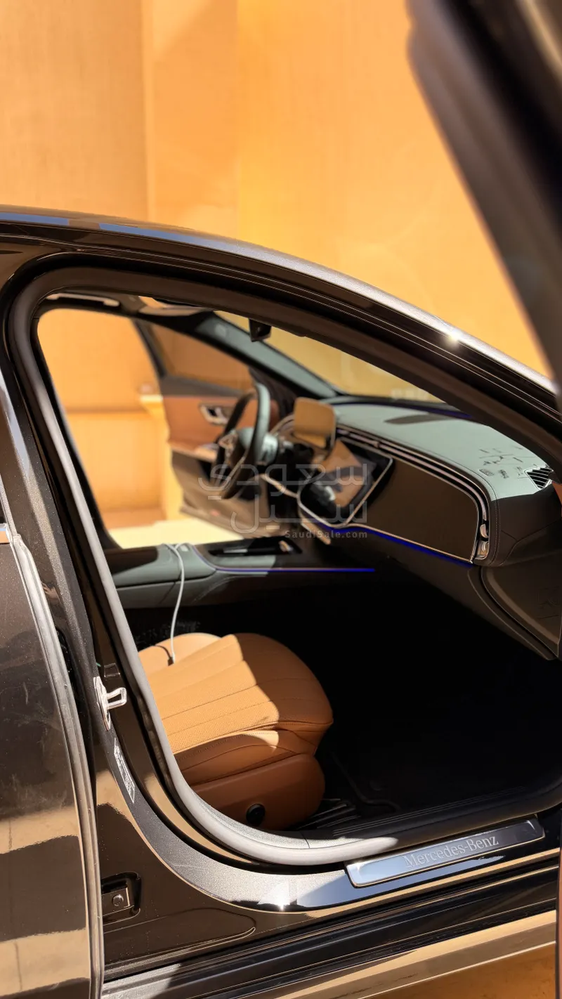 2025 مرسيدس - بنز إي 200