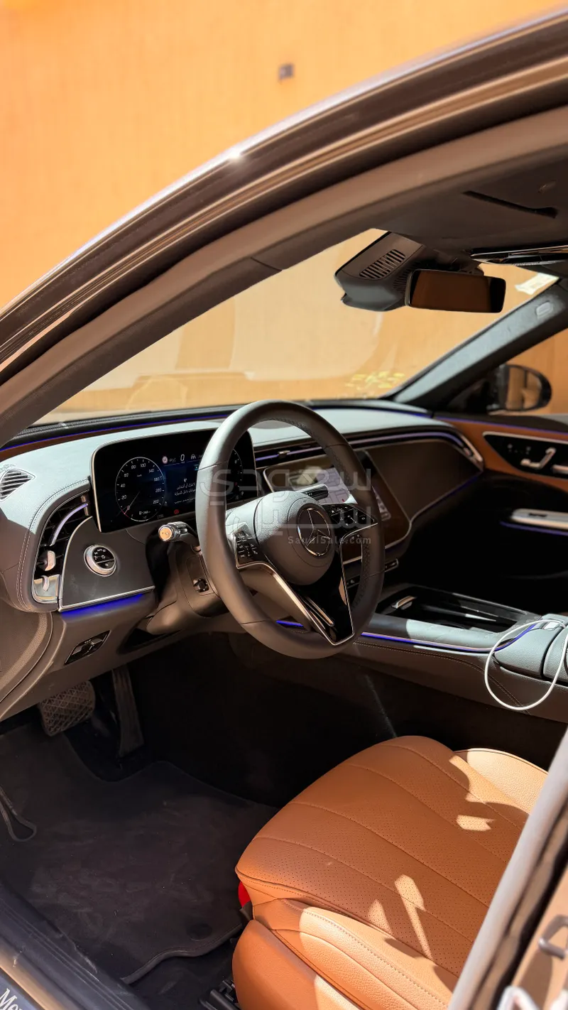 2025 مرسيدس - بنز إي 200