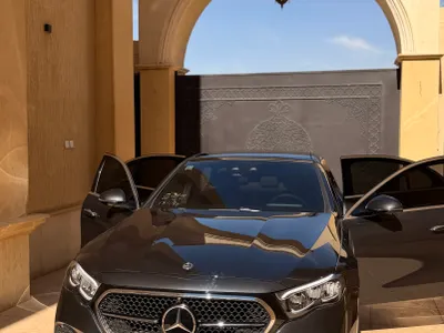 2025 مرسيدس - بنز إي 200