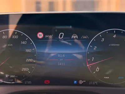 2025 مرسيدس - بنز إي 200