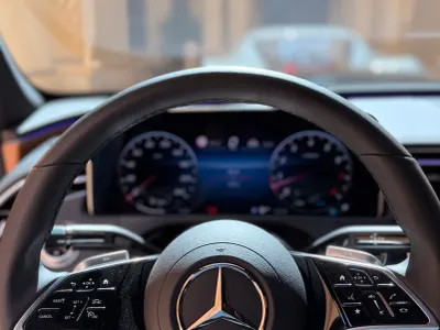 2025 مرسيدس - بنز إي 200