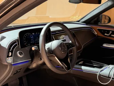 2025 مرسيدس - بنز إي 200