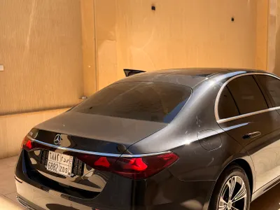 2025 مرسيدس - بنز إي 200