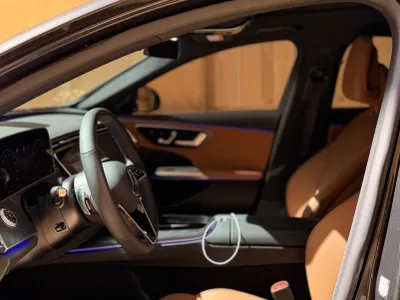 2025 مرسيدس - بنز إي 200