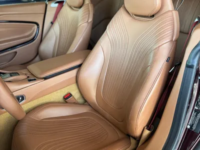 2020 استون مارتن دي بي 11