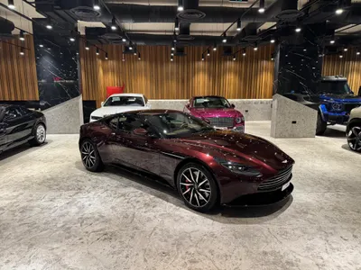 2020 استون مارتن دي بي 11