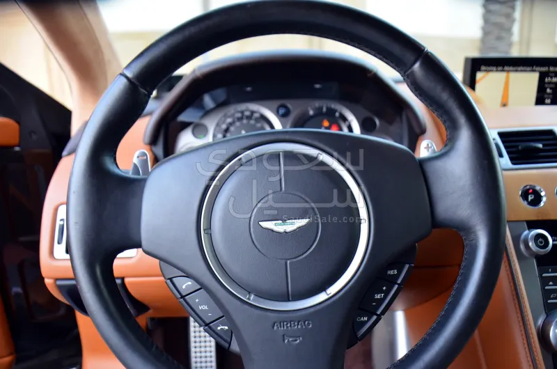 2014 استون مارتن دي بي 9