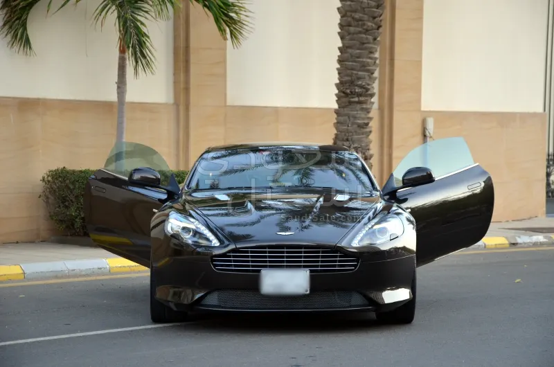 2014 استون مارتن دي بي 9
