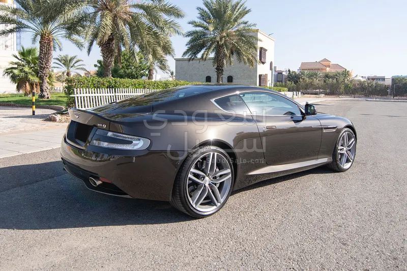 2014 استون مارتن دي بي 9