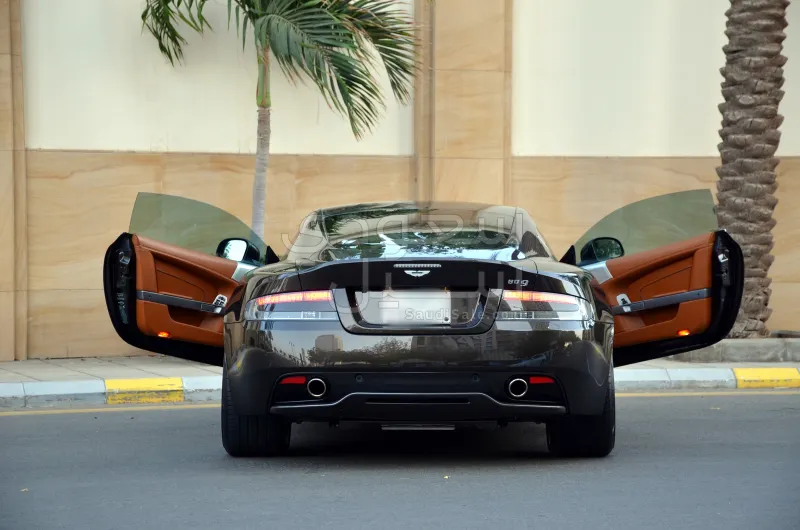 2014 استون مارتن دي بي 9