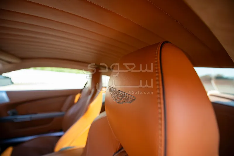 2014 استون مارتن دي بي 9