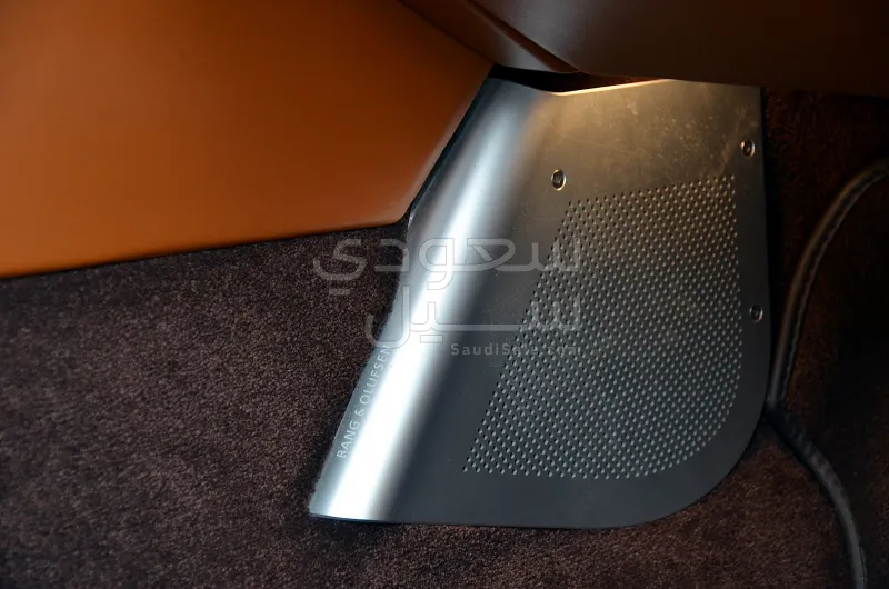 2014 استون مارتن دي بي 9