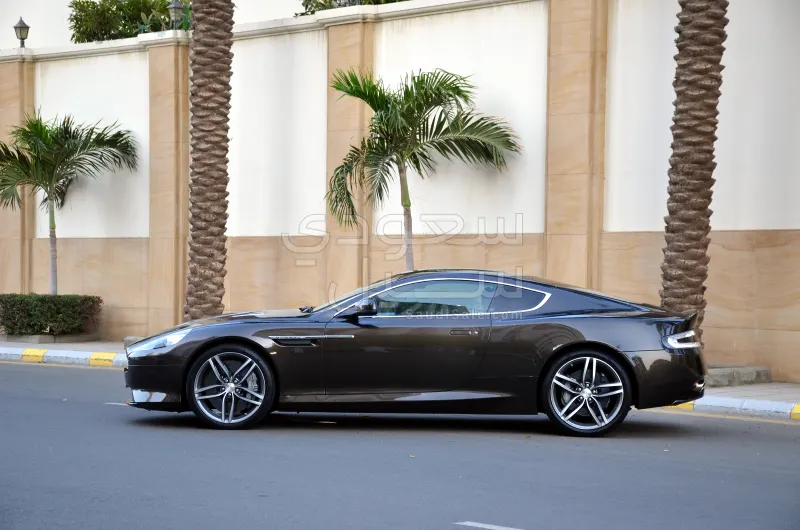 2014 استون مارتن دي بي 9