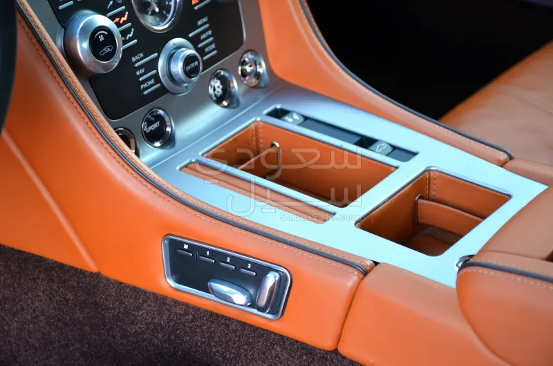 2014 استون مارتن دي بي 9