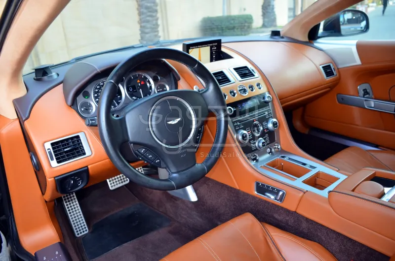 2014 استون مارتن دي بي 9