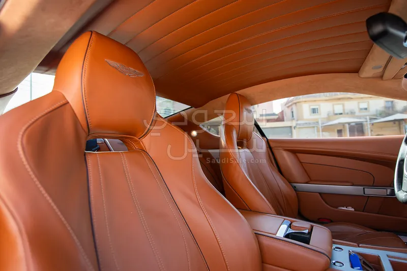 2014 استون مارتن دي بي 9