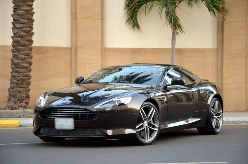 2014 استون مارتن دي بي 9
