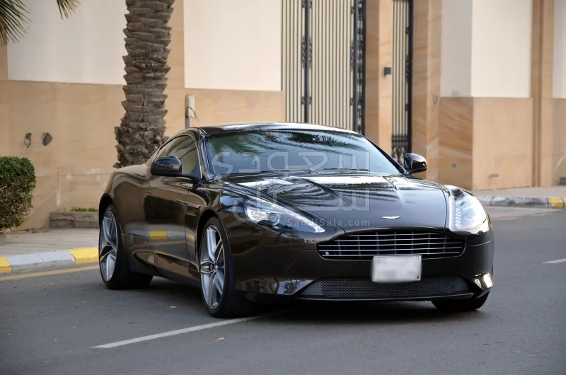 2014 استون مارتن دي بي 9