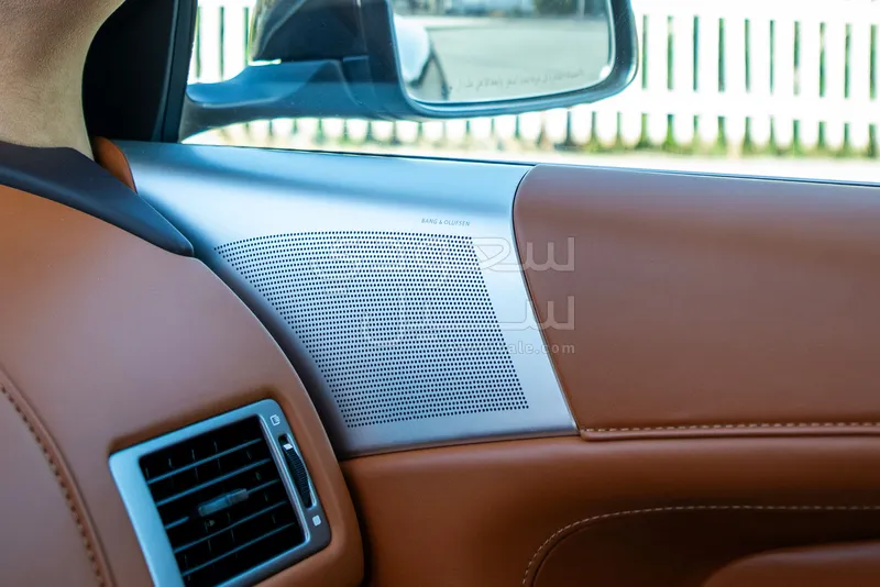 2014 استون مارتن دي بي 9