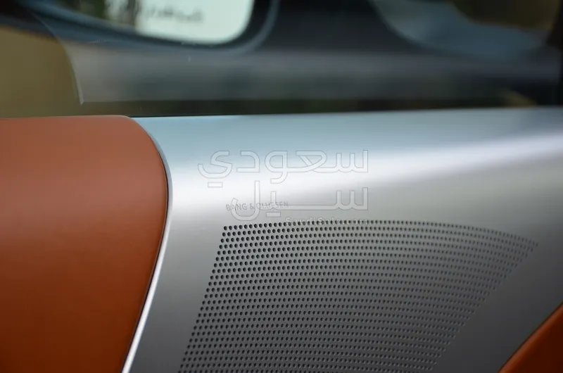 2014 استون مارتن دي بي 9