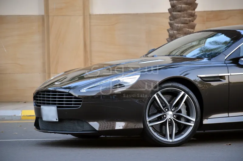 2014 استون مارتن دي بي 9