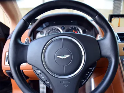 2014 استون مارتن دي بي 9