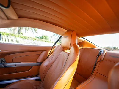 2014 استون مارتن دي بي 9