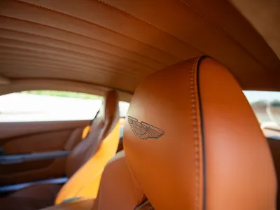 2014 استون مارتن دي بي 9