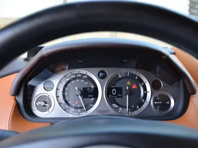 2014 استون مارتن دي بي 9