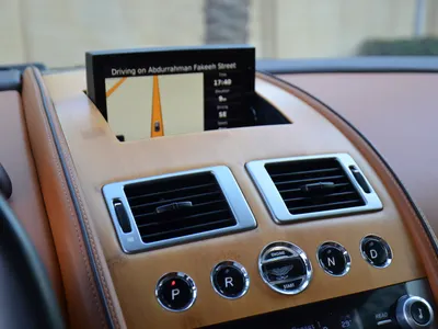 2014 استون مارتن دي بي 9