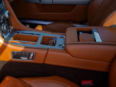 2014 استون مارتن دي بي 9