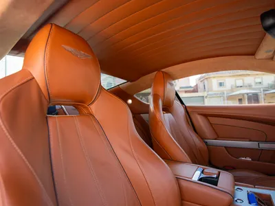 2014 استون مارتن دي بي 9