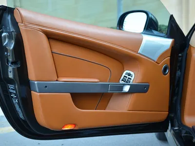 2014 استون مارتن دي بي 9