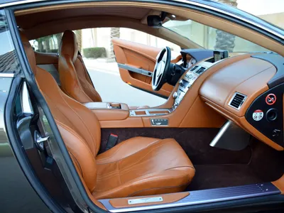 2014 استون مارتن دي بي 9