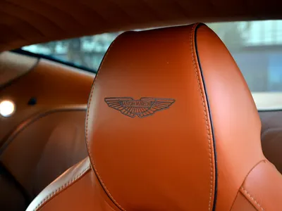 2014 استون مارتن دي بي 9