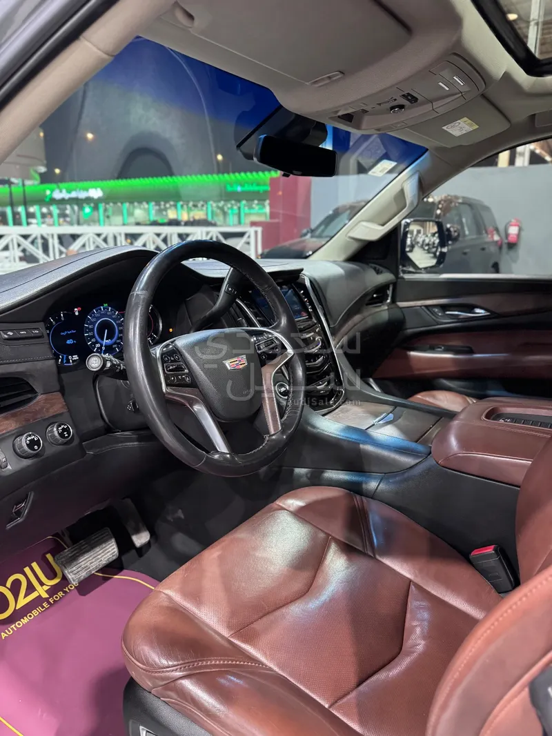 2018 كاديلاك اسكاليد