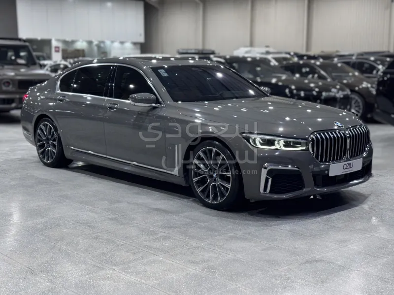 2021 بي ام دبليو الفئة السابعة 730 إل أي