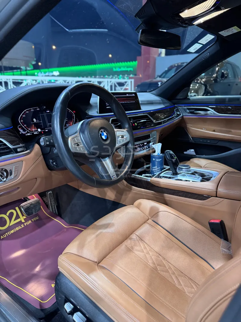 2021 بي ام دبليو الفئة السابعة 730 إل أي