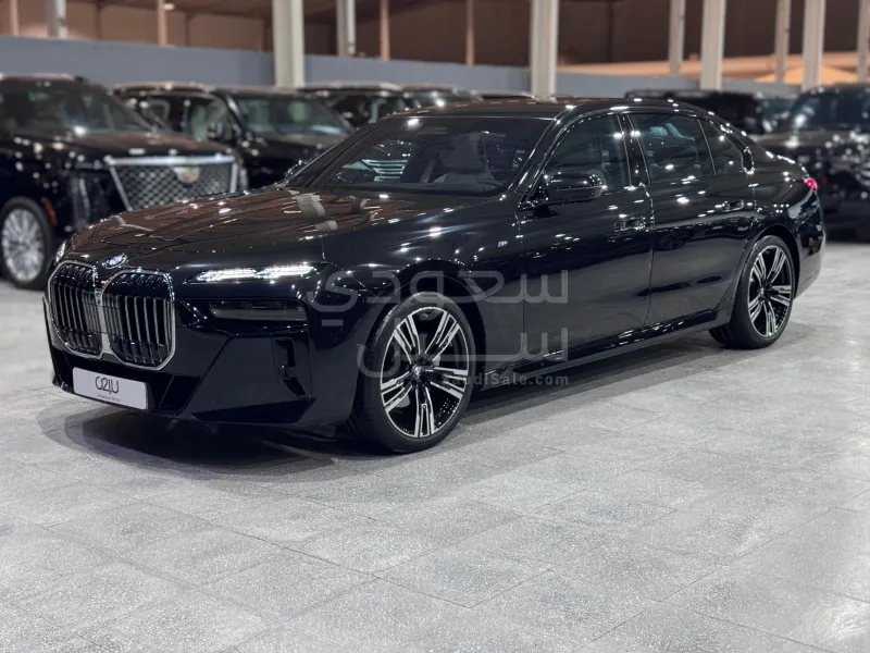 2026 بي ام دبليو الفئة السابعة 735أي