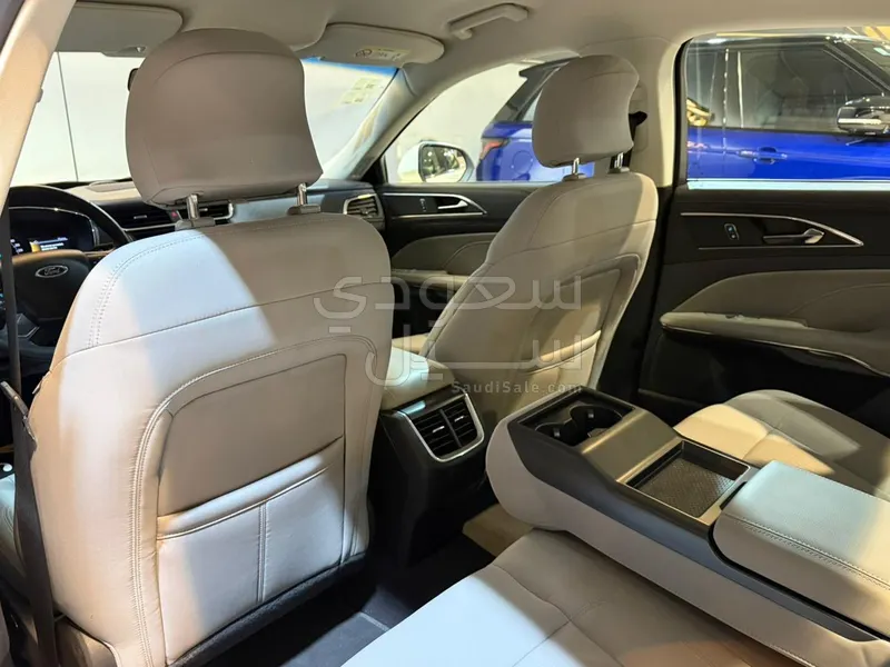 2021 فورد توروس امبيانتي