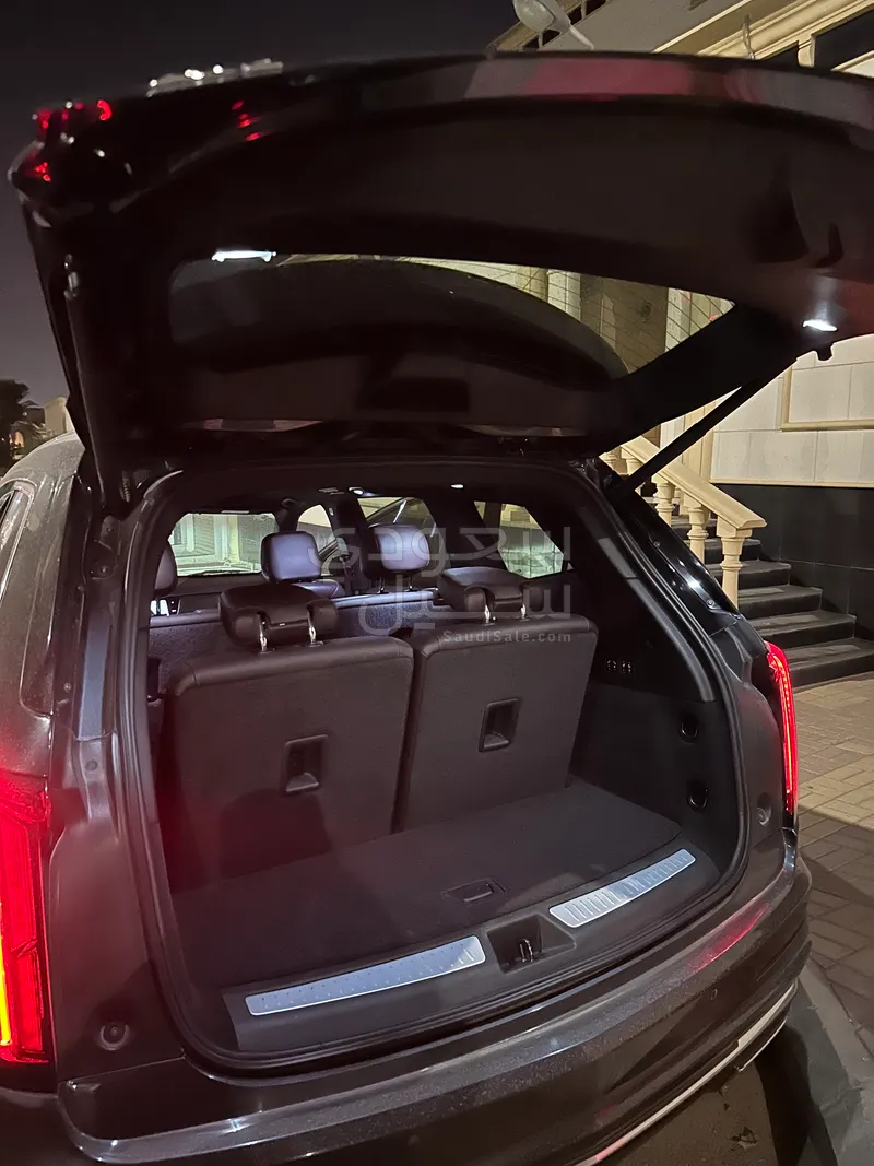 2021 كاديلاك اكس تي 6