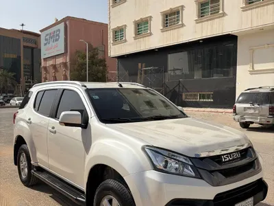 2016 ايسوزو ام يو اكس