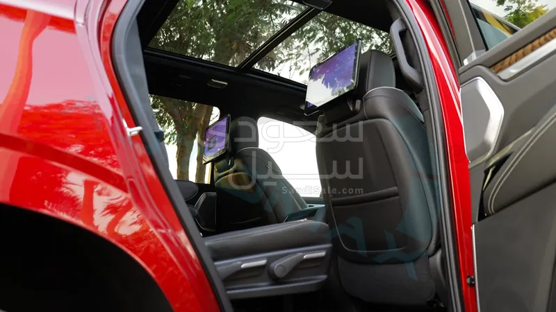 2025 كاديلاك اسكاليد سبورت