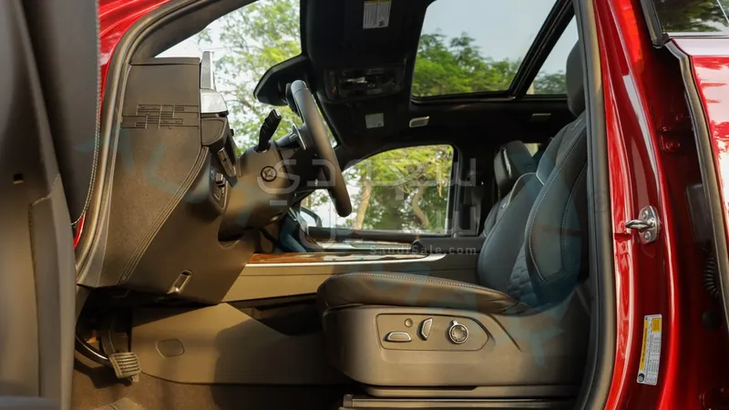 2025 كاديلاك اسكاليد سبورت