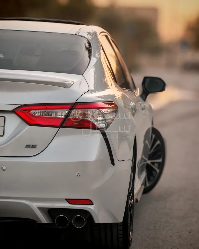 2020 Toyota Camry SE