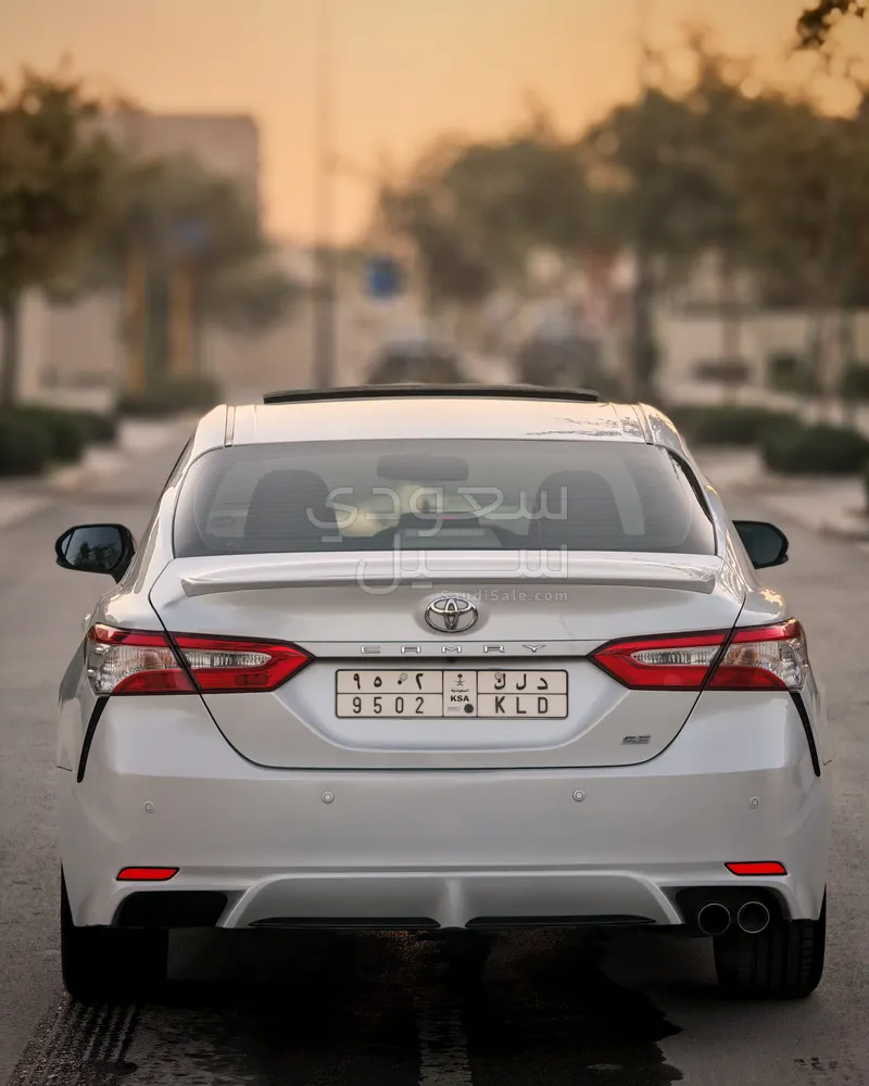 2020 Toyota Camry SE