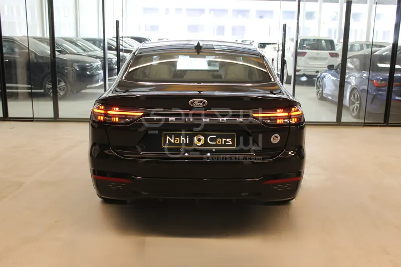 2026 فورد توروس ترند