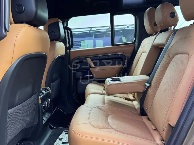 2023 لاند روفر ديفيندر اتش اس اي